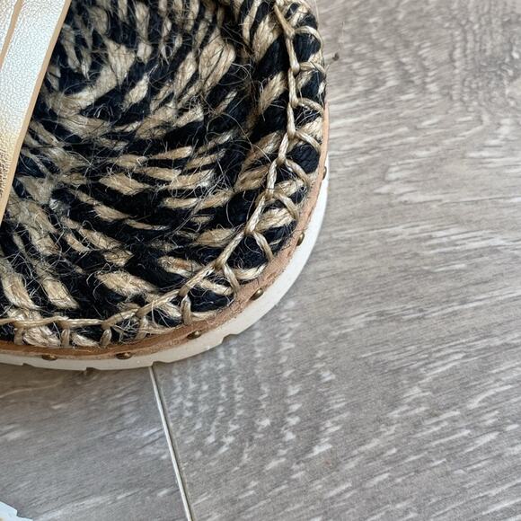 BCBGMAXAZRIA Women's Ma-quince Flip Flop 9.5 NEW - Picture 15 of 16